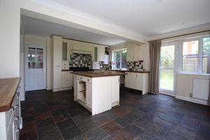 Kitchen/Diner- click for photo gallery